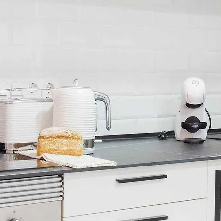 Pink Arena - Warm & Bright アパート トレビエハ